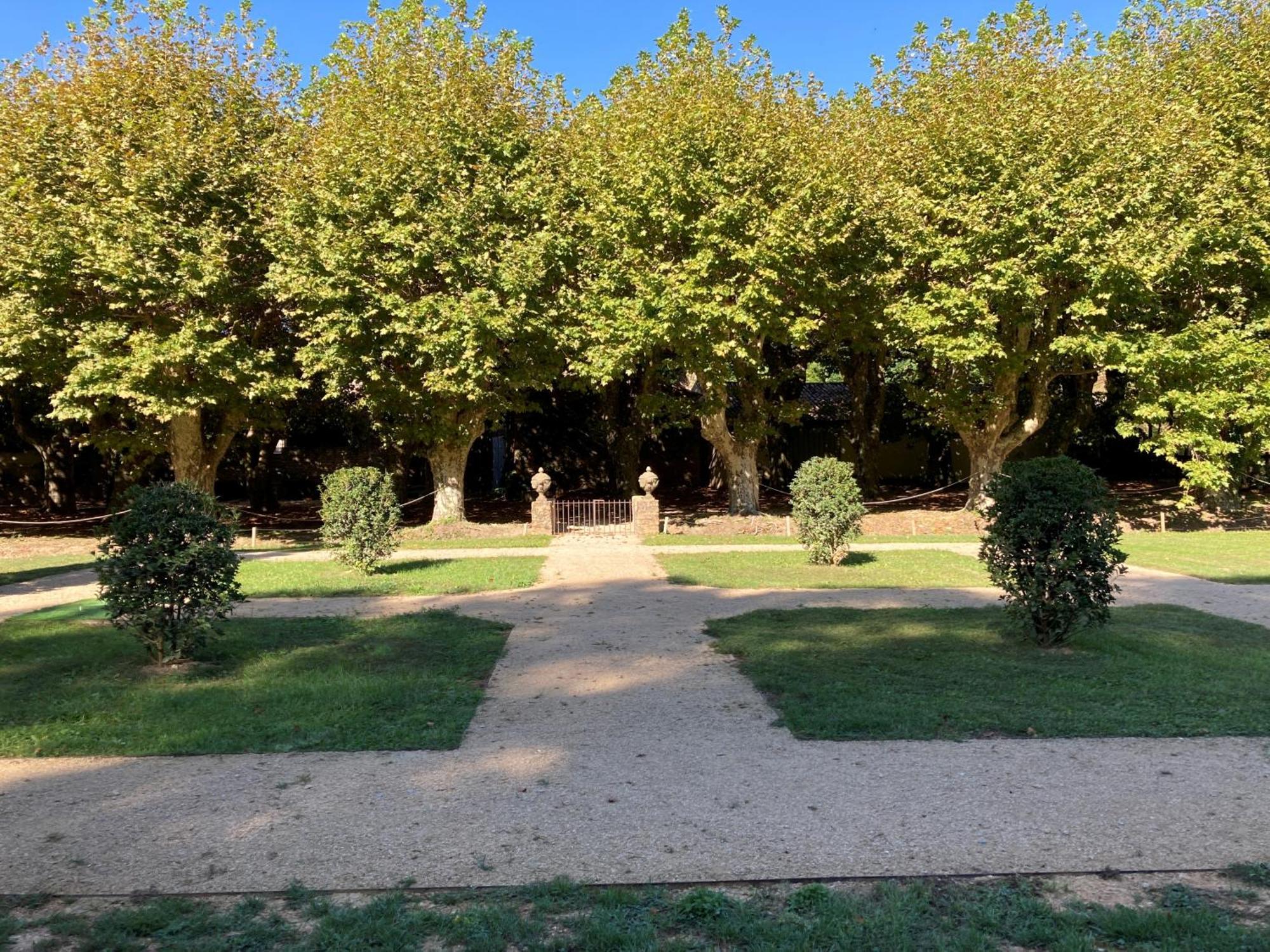 Chateau De La Merletade